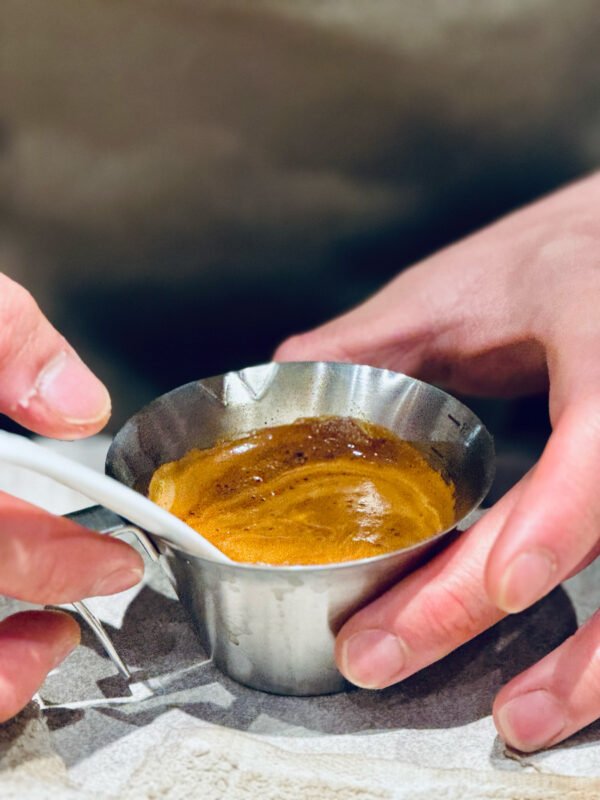 quan ca phe visty flag on 4