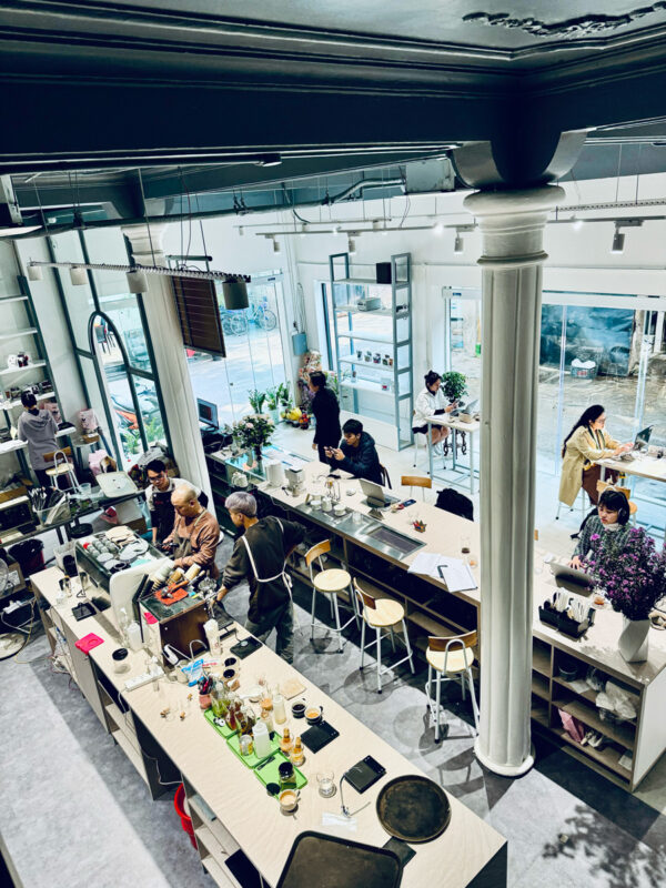 quan ca phe visty flag on 7