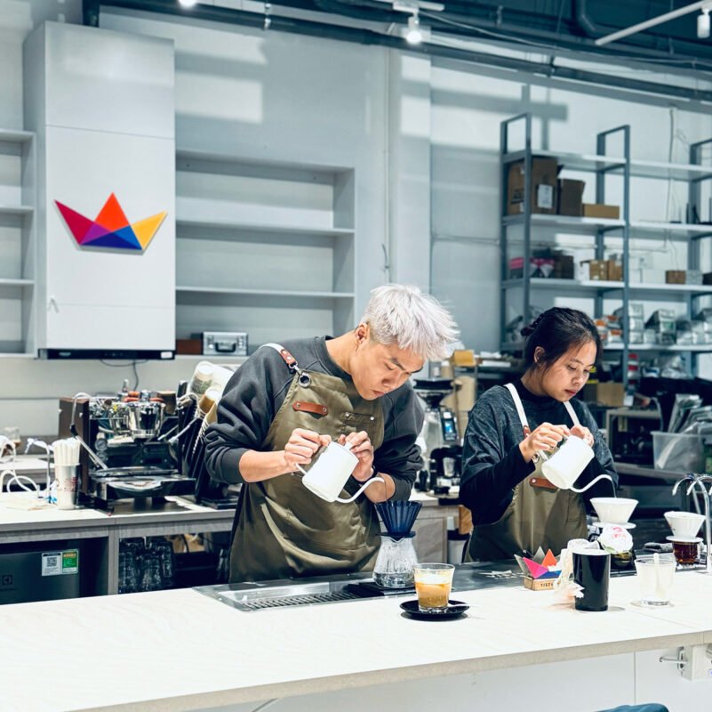 quan ca phe visty flag on 8